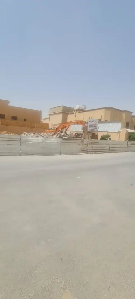 هدم سور وفلة سكنية